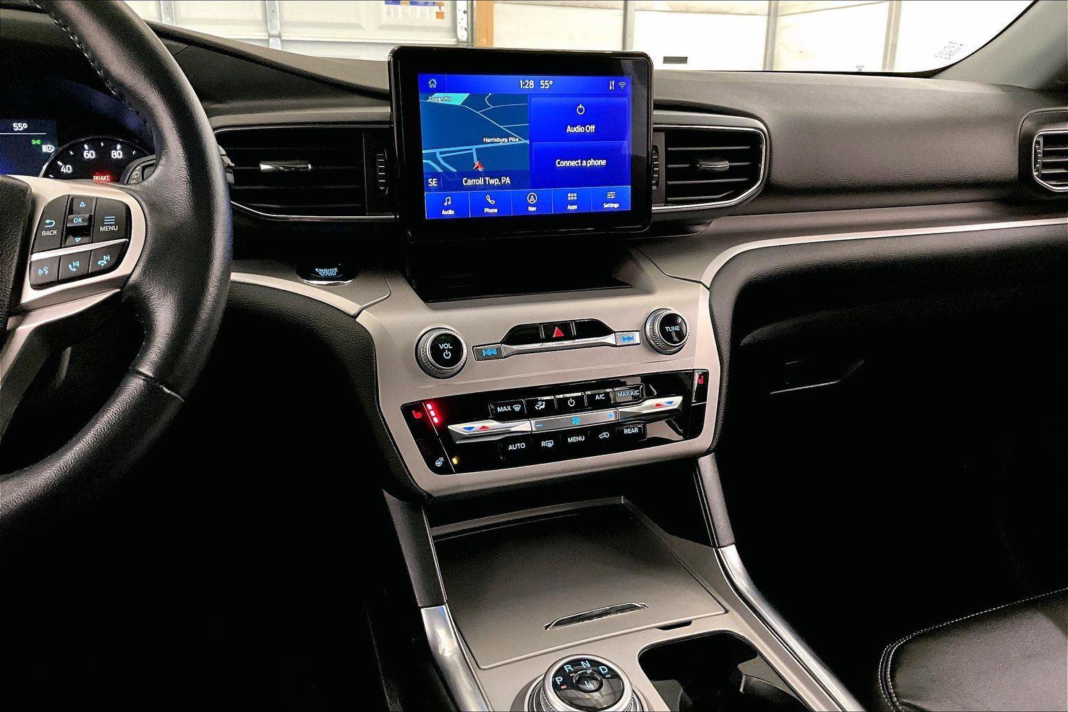 Certified 2022 Ford Explorer XLT w/ Equipment Group 202A image 6