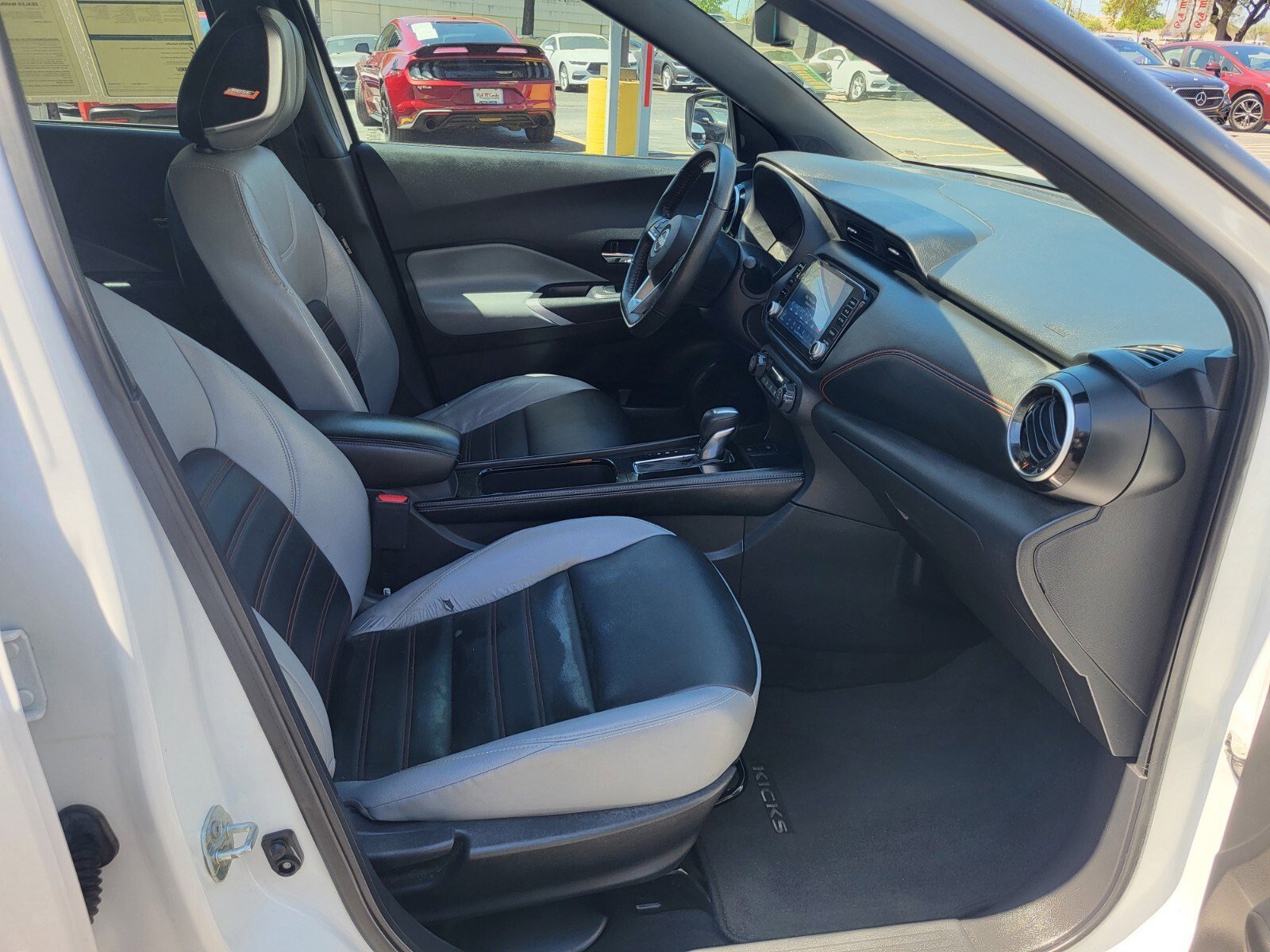 Used 2023 Nissan Kicks SR w/ SR Premium Package image 12