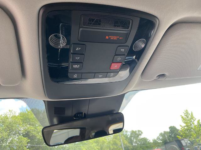Used 2026 Kia Carnival FWD image 27