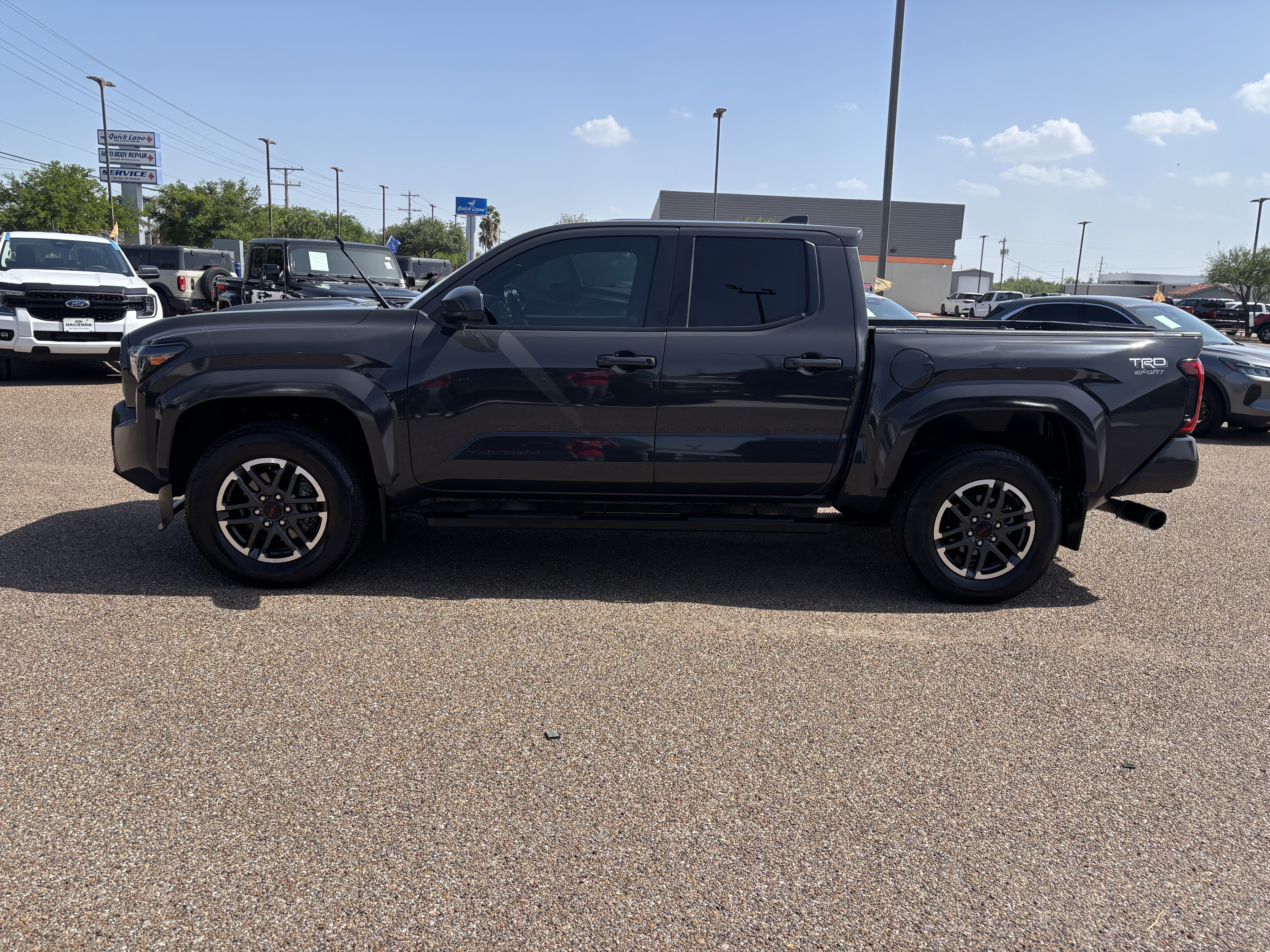 Used 2024 Toyota Tacoma TRD Sport RWD image 2