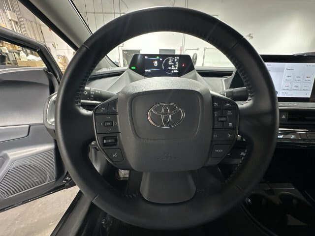 Used 2025 Toyota Prius LE FWD image 15