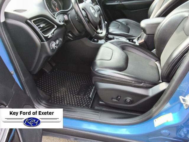 Used 2020 Jeep Cherokee Latitude Plus AWD/4WD image 22