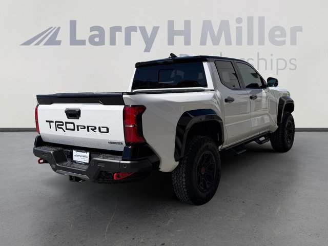 Used 2025 Toyota Tacoma TRD Pro AWD/4WD image 5