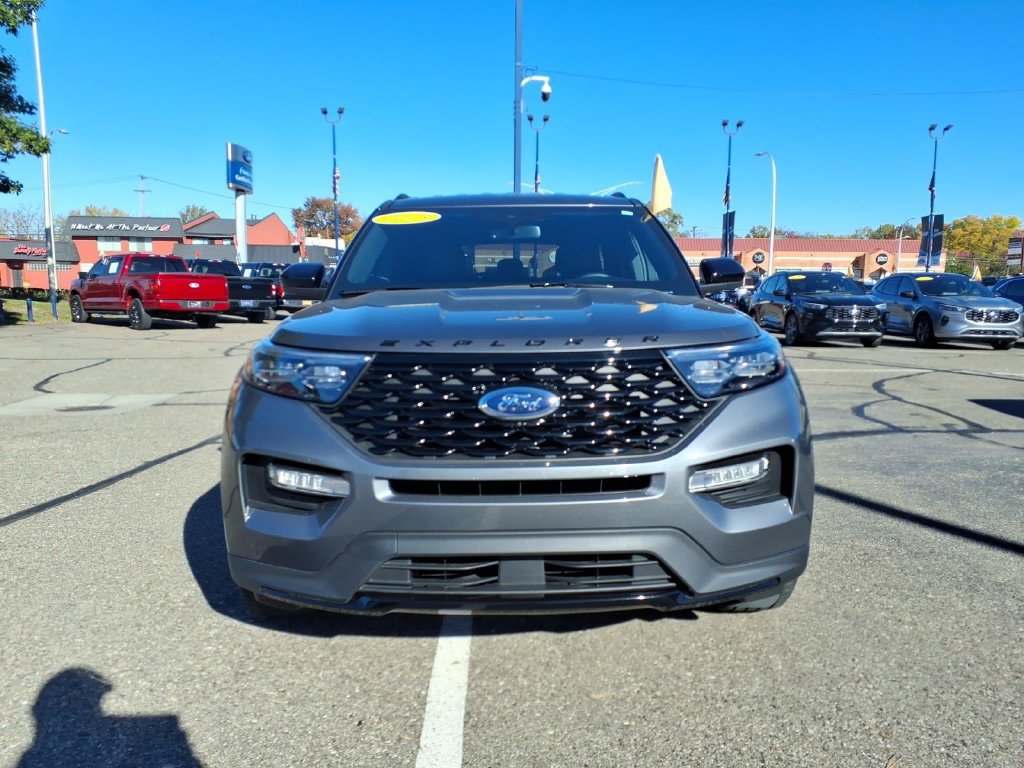 Certified 2023 Ford Explorer ST-Line AWD/4WD image 3