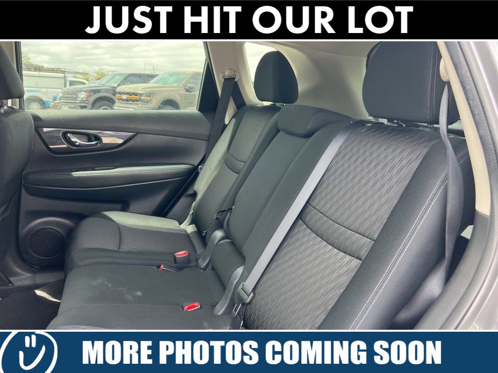 Used 2018 Nissan Rogue SV AWD/4WD image 4