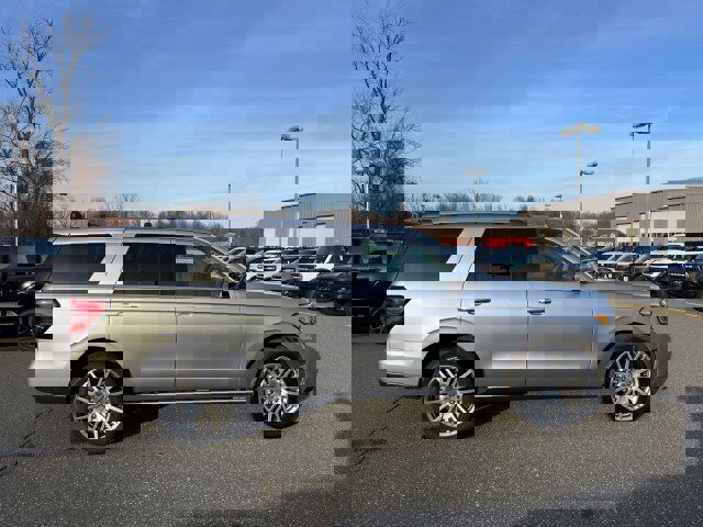 Certified 2024 Ford Expedition Limited image 6