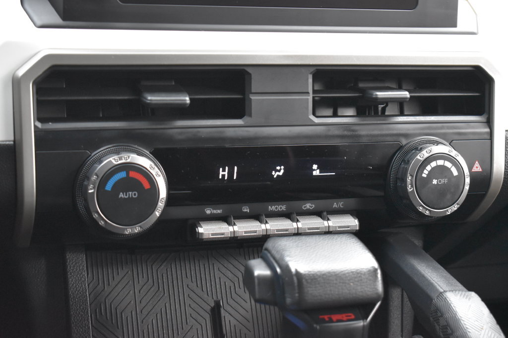 Used 2024 Toyota Tacoma TRD Off-Road AWD/4WD image 18