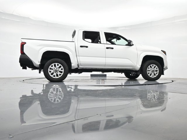Used 2024 Toyota Tacoma SR AWD/4WD image 32