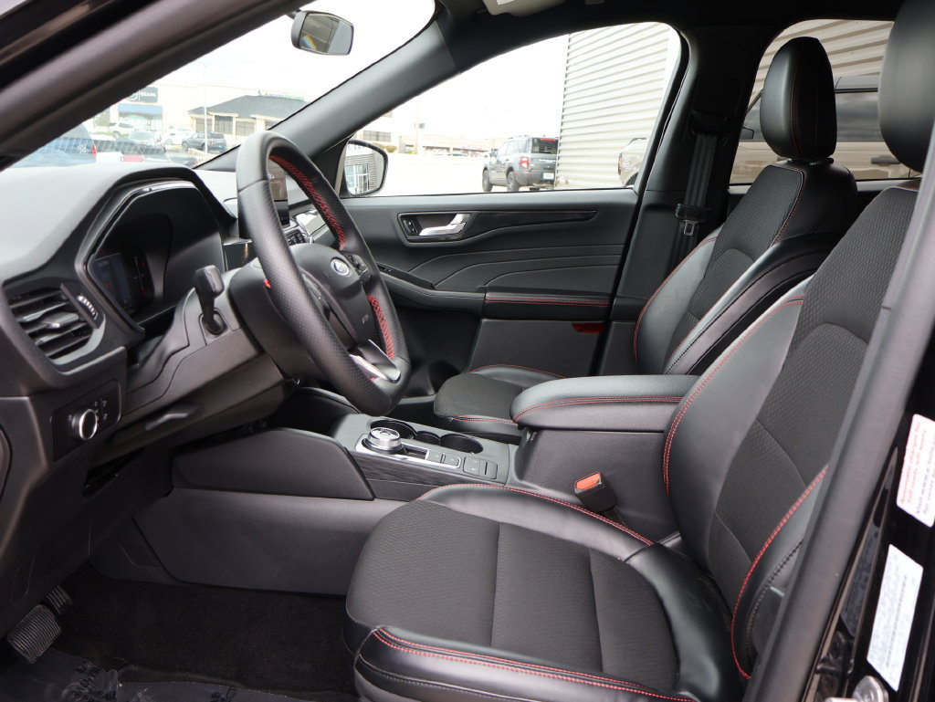 Certified 2025 Ford Escape ST-Line AWD/4WD image 22