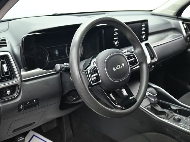 Used 2023 Kia Sorento LX image 15