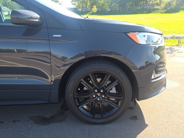 Certified 2021 Ford Edge ST-Line FWD image 4