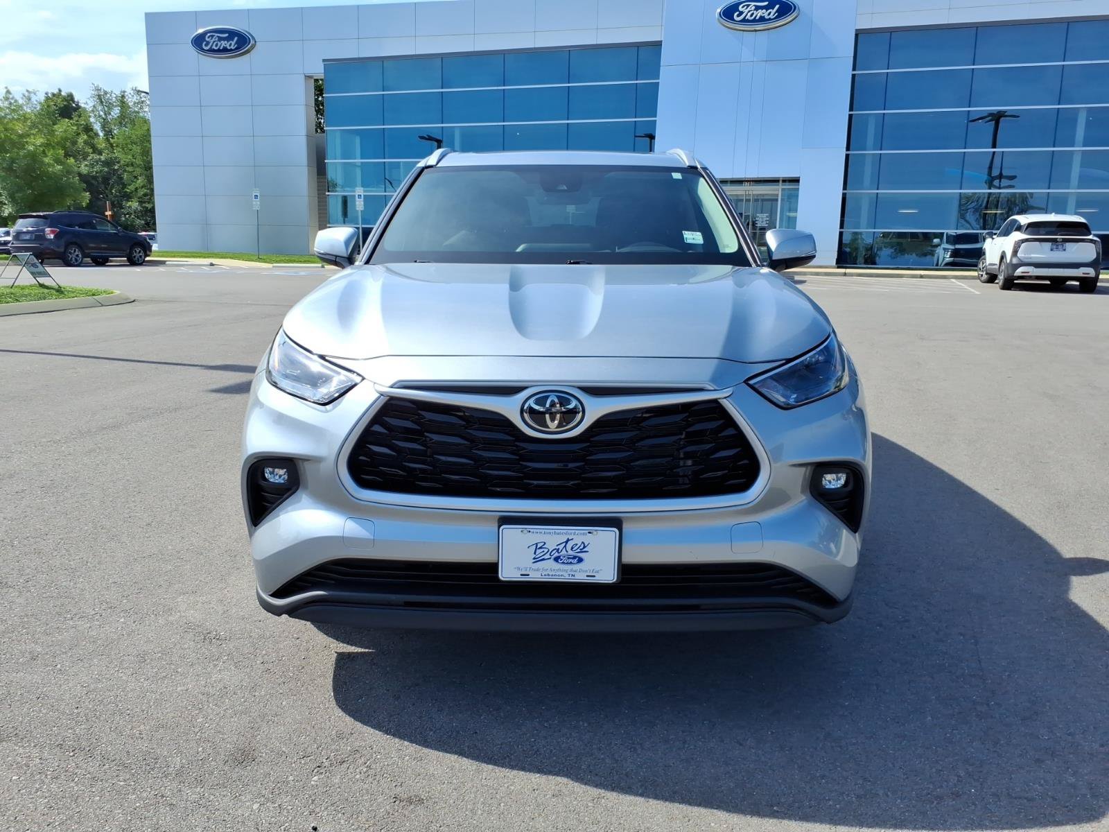 Used 2025 Toyota Highlander XLE AWD/4WD image 8