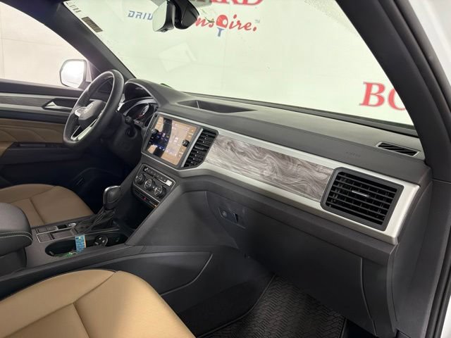 Used 2021 Volkswagen Atlas Cross Sport SE FWD image 17