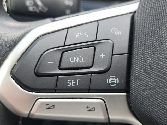 Used 2022 Volkswagen Taos SE AWD/4WD image 29