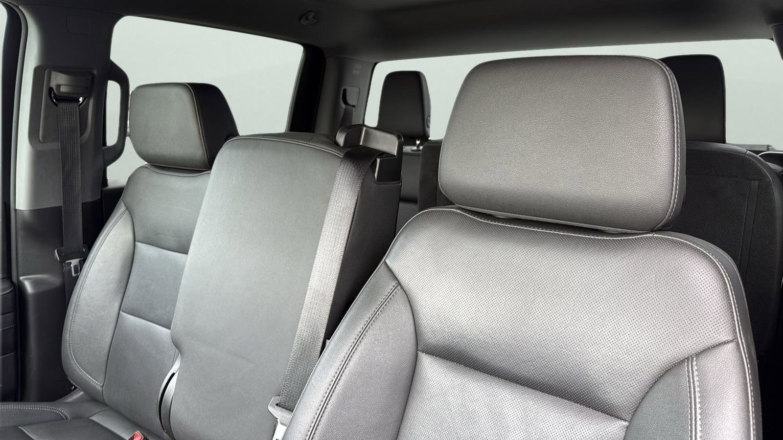 Used 2025 GMC Sierra 1500 SLT image 10