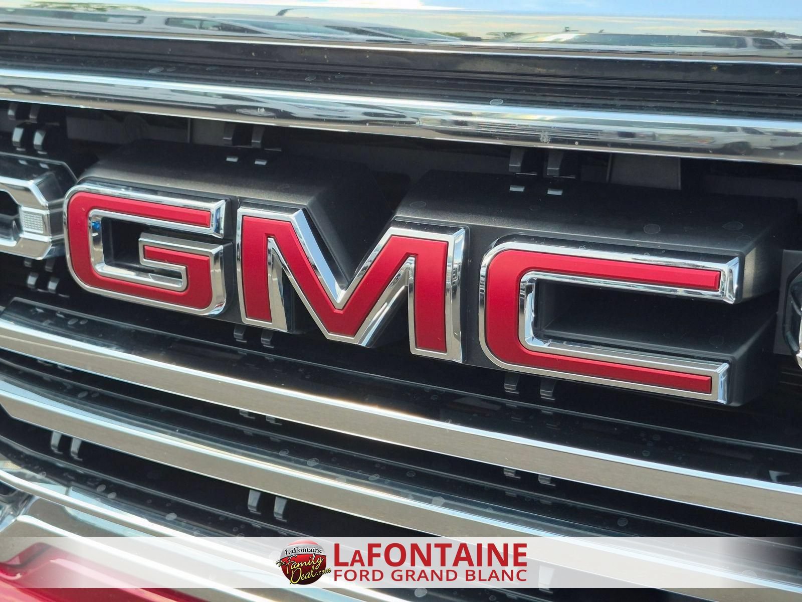 Used 2019 GMC Sierra 1500 SLT w/ SLT Premium Plus Package AWD/4WD image 9