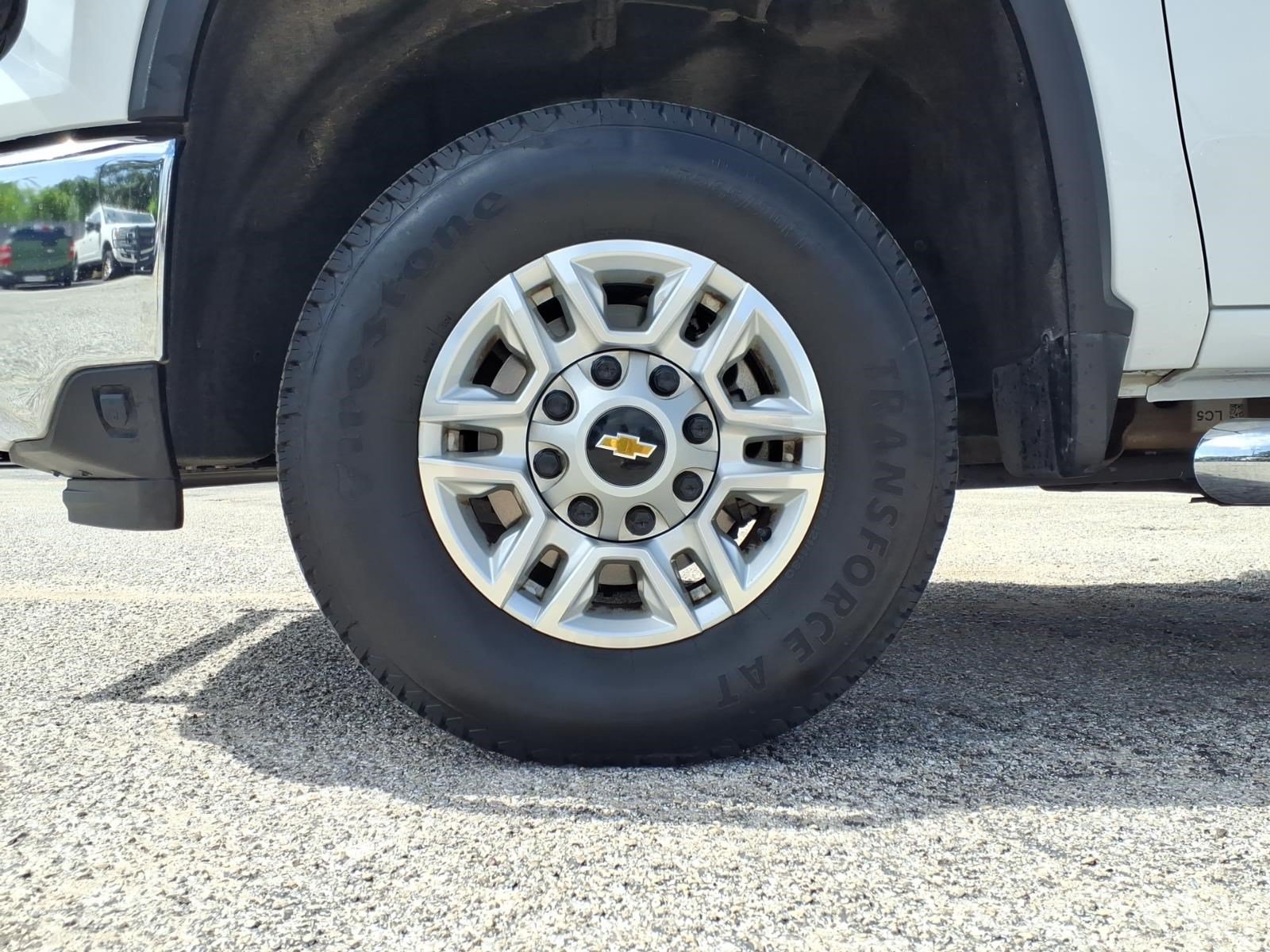 Used 2024 Chevrolet Silverado 2500 LT w/ Convenience Package AWD/4WD image 5