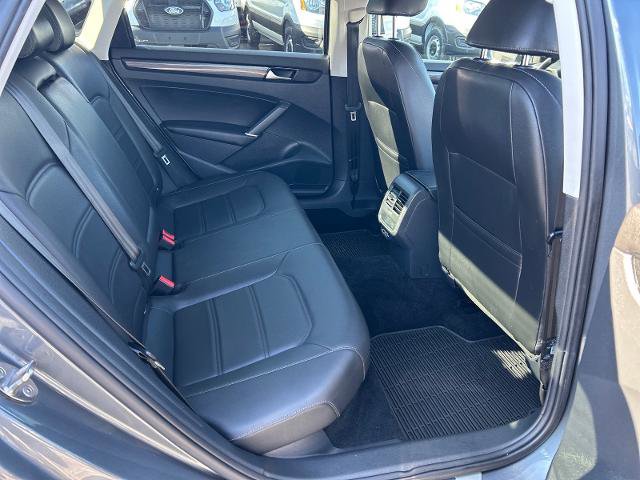 Used 2020 Volkswagen Passat 2.0T R-Line image 18