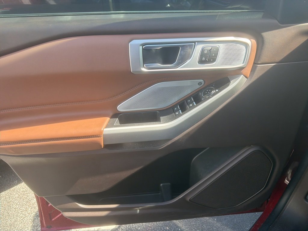 Certified 2024 Ford Explorer King Ranch w/ Technology Package image 7