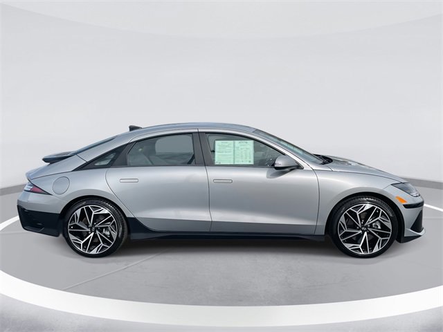 Used 2023 Hyundai Ioniq 6 SEL image 2