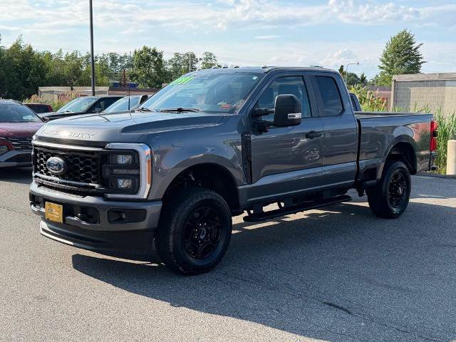 Certified 2023 Ford F250 XL w/ STX Appearance Package AWD/4WD image 3