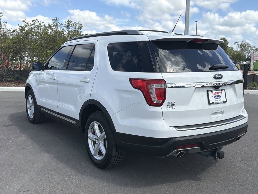 Certified 2018 Ford Explorer XLT w/ Equipment Group 202A image 6