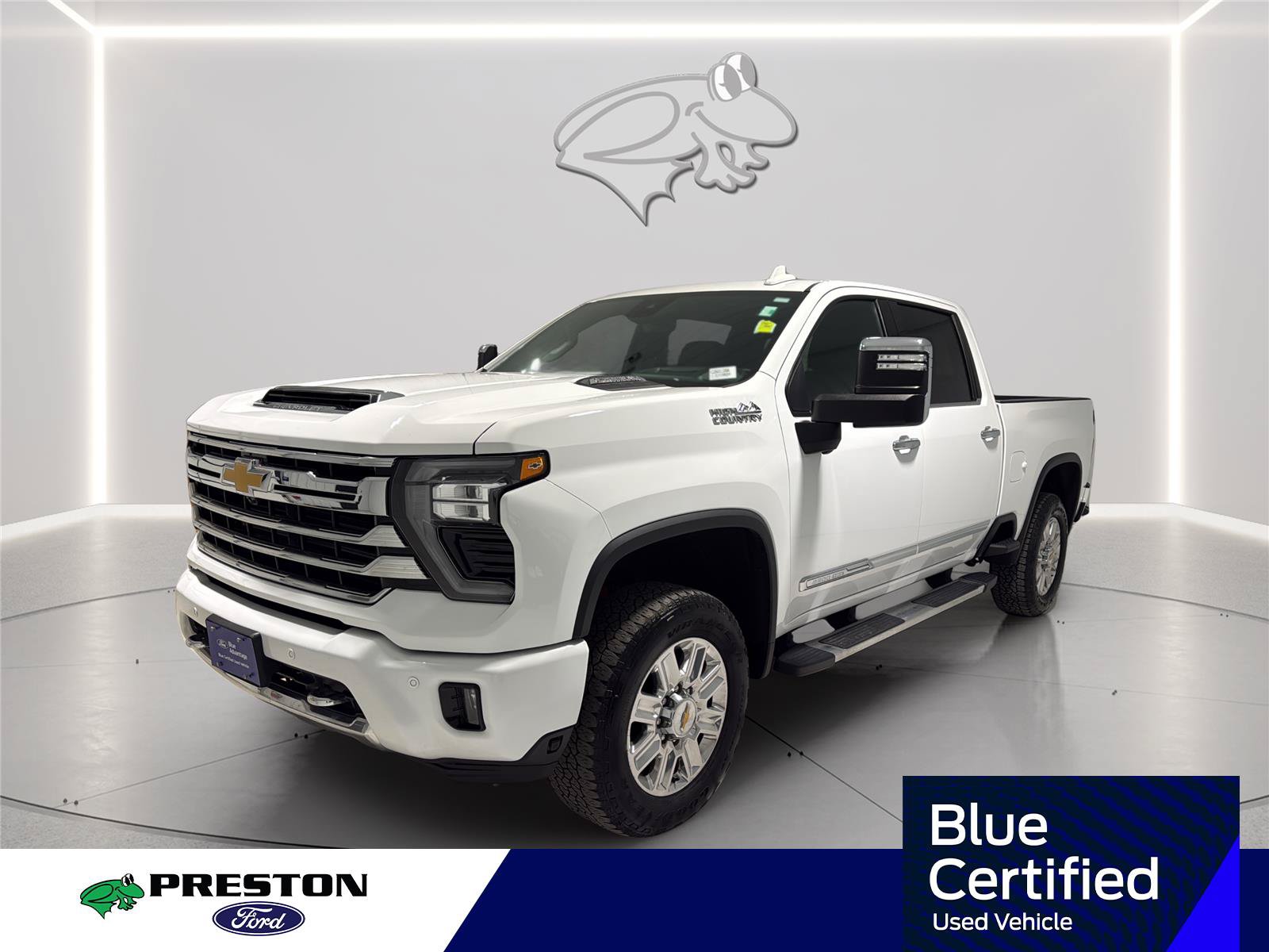 Used 2024 Chevrolet Silverado 2500 High Country w/ High Country Premium Package AWD/4WD image 1