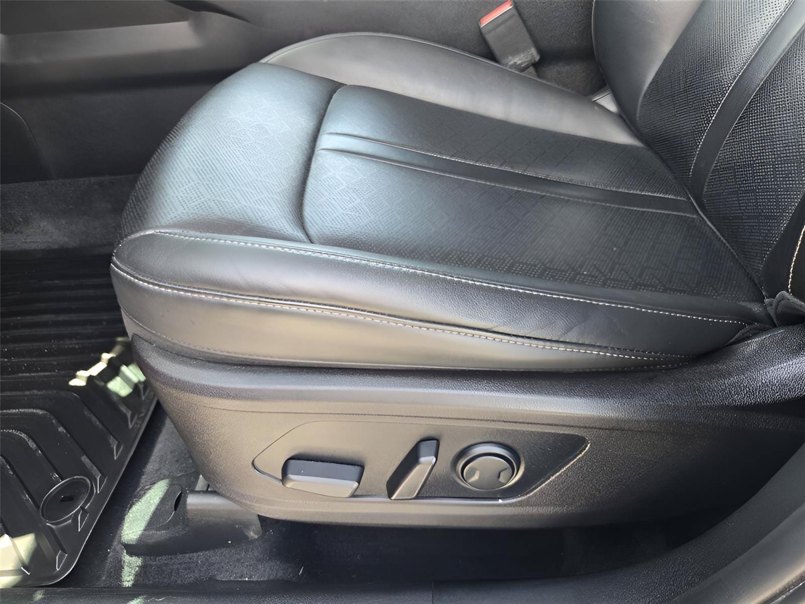 Used 2021 Kia Sorento S FWD image 21