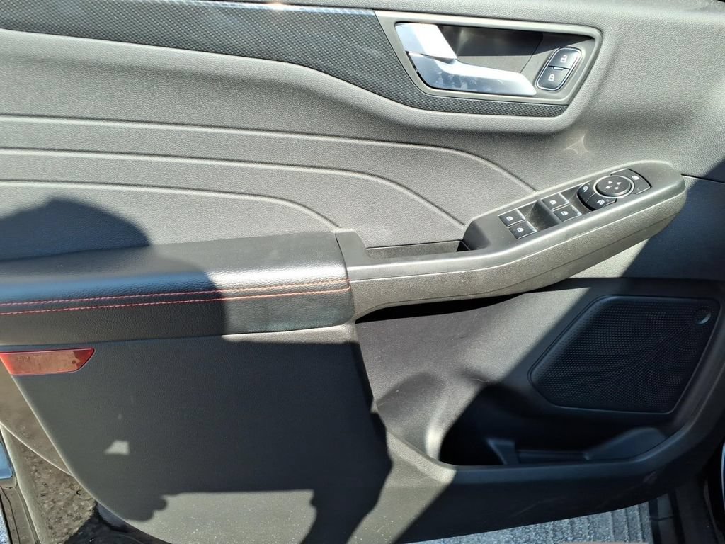 Certified 2023 Ford Escape ST-Line w/ Tech Pack #1 FWD image 17
