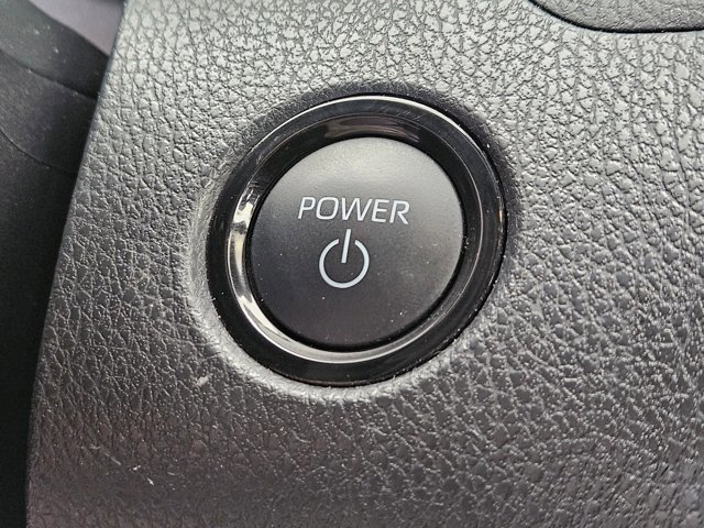 Used 2025 Toyota Camry SE image 16