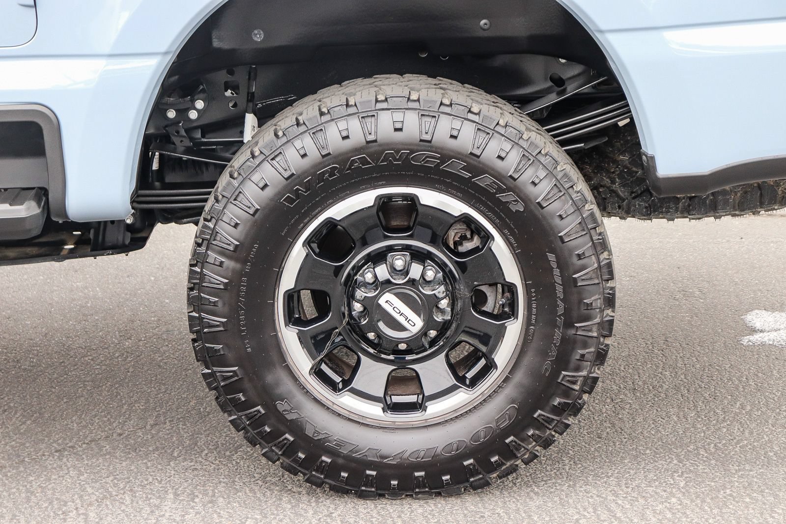 Certified 2025 Ford F250 Platinum w/ Tremor Off-Road Package AWD/4WD image 8