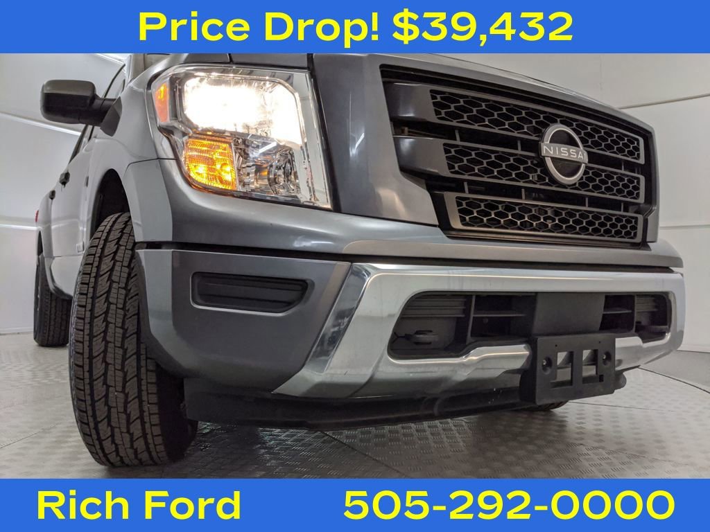 Used 2024 Nissan Titan SV image 27