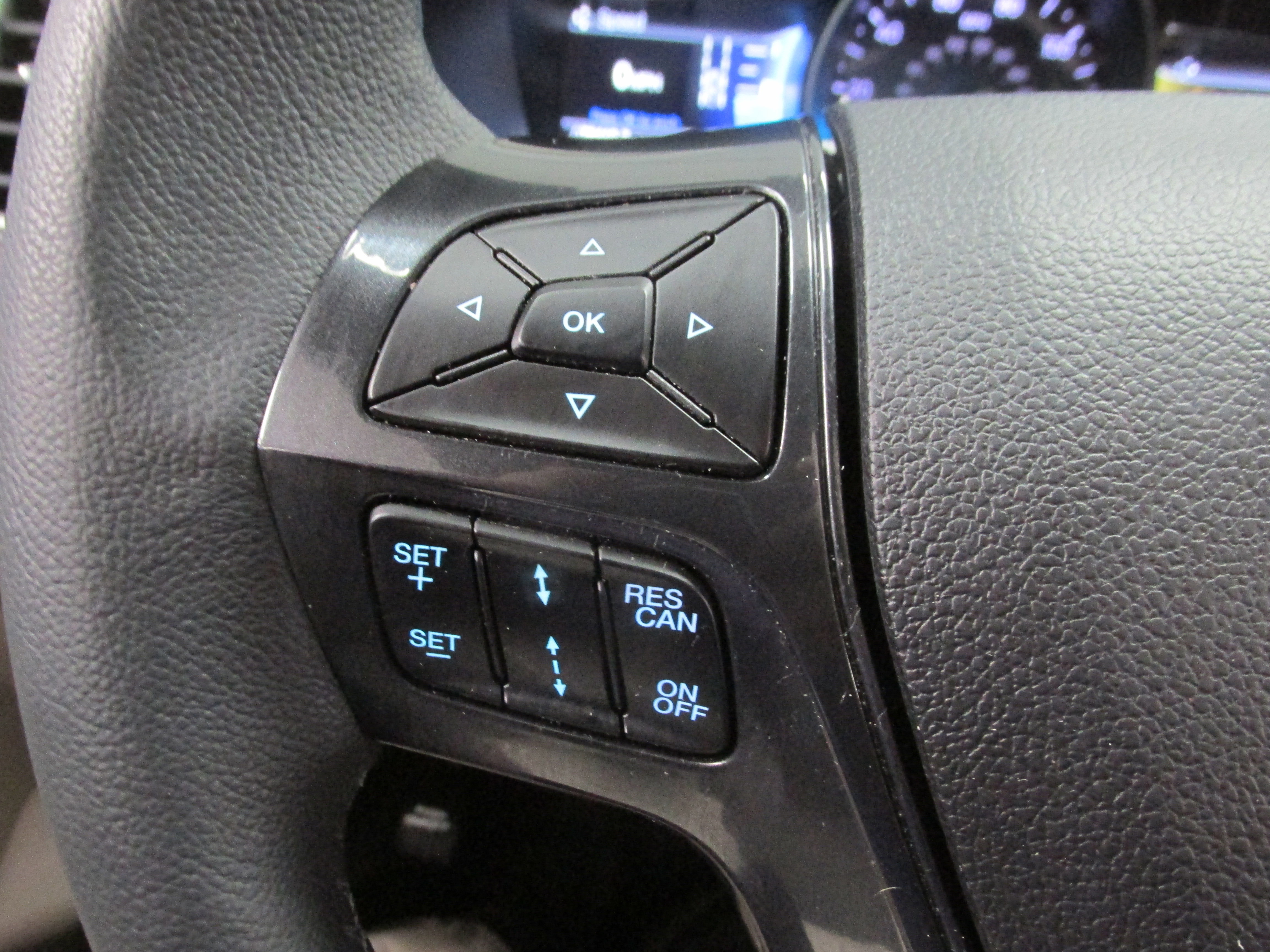 Certified 2018 Ford Explorer XLT w/ Equipment Group 202A image 36