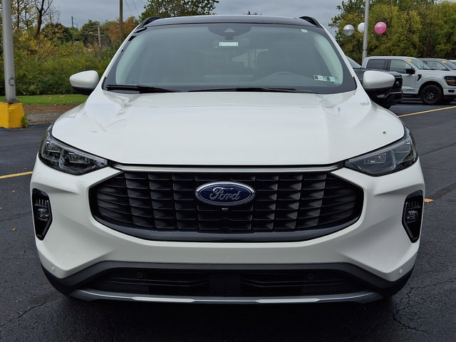 Certified 2023 Ford Escape Platinum AWD/4WD image 2