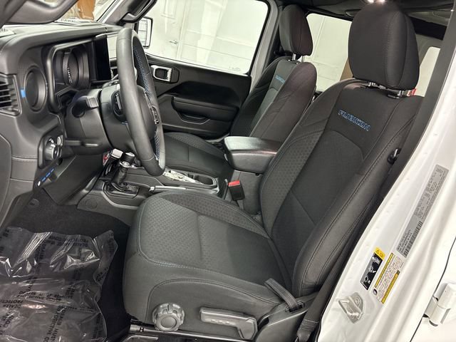 Used 2024 Jeep Wrangler Rubicon image 3
