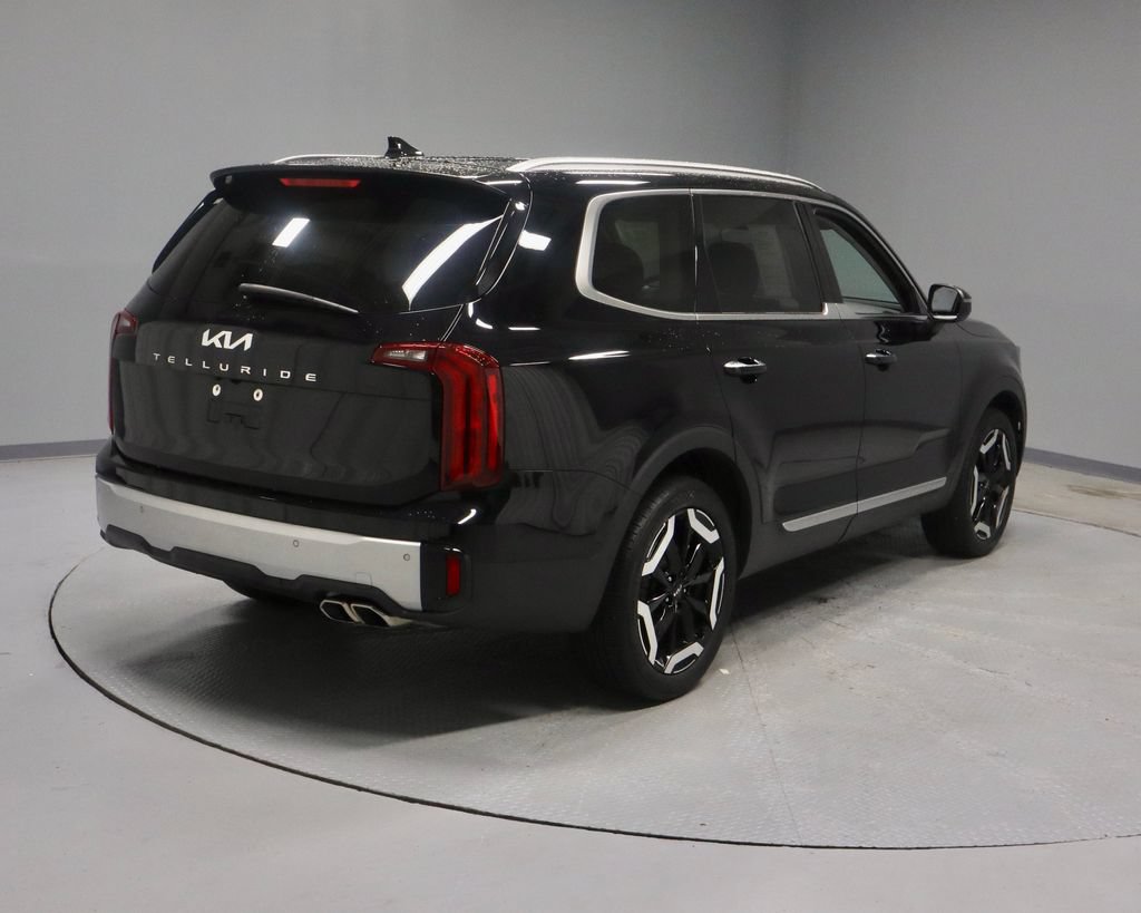 Used 2024 Kia Telluride S FWD image 12