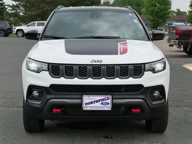 Used 2024 Jeep Compass Trailhawk AWD/4WD image 3