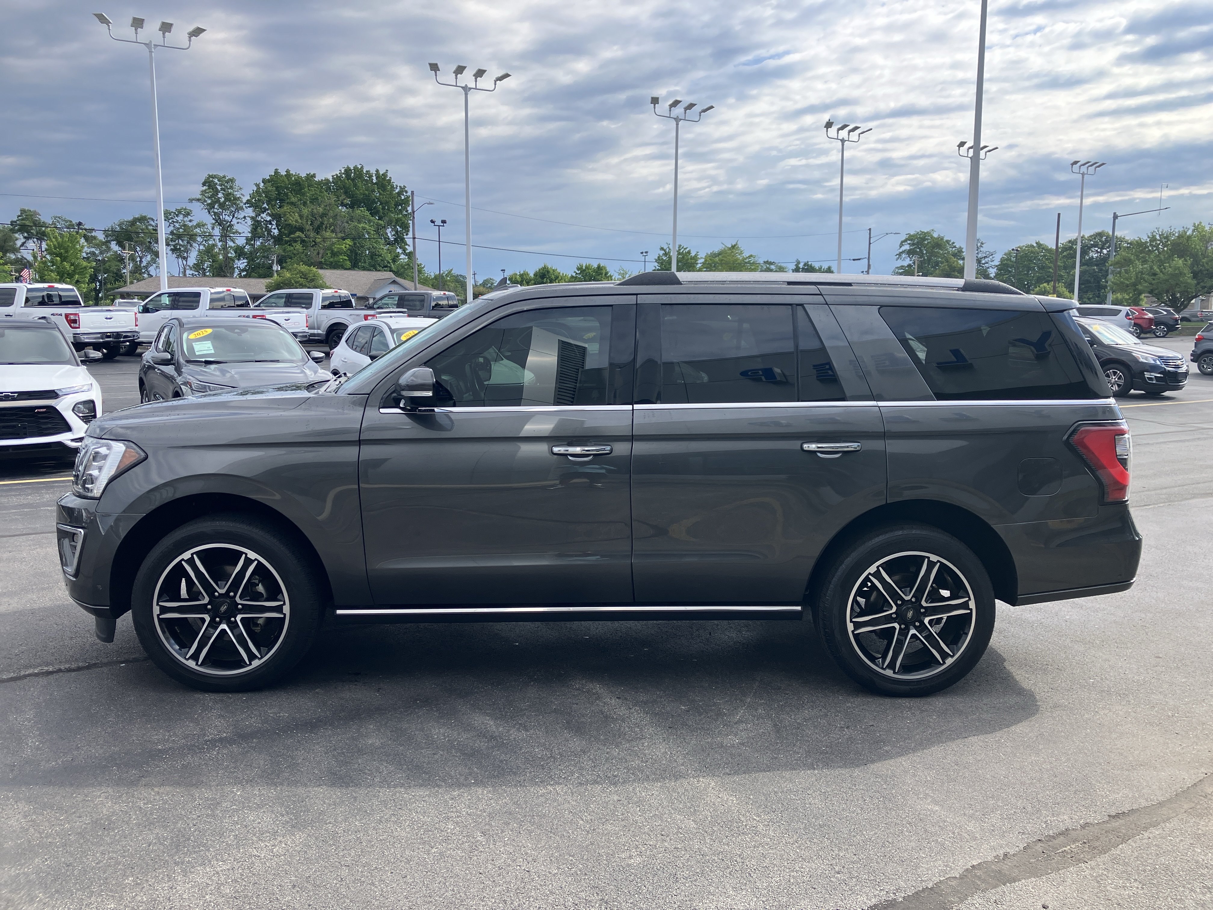 Certified 2021 Ford Expedition Limited AWD/4WD image 8