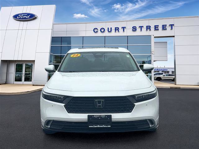 Used 2023 Honda Accord Touring image 2