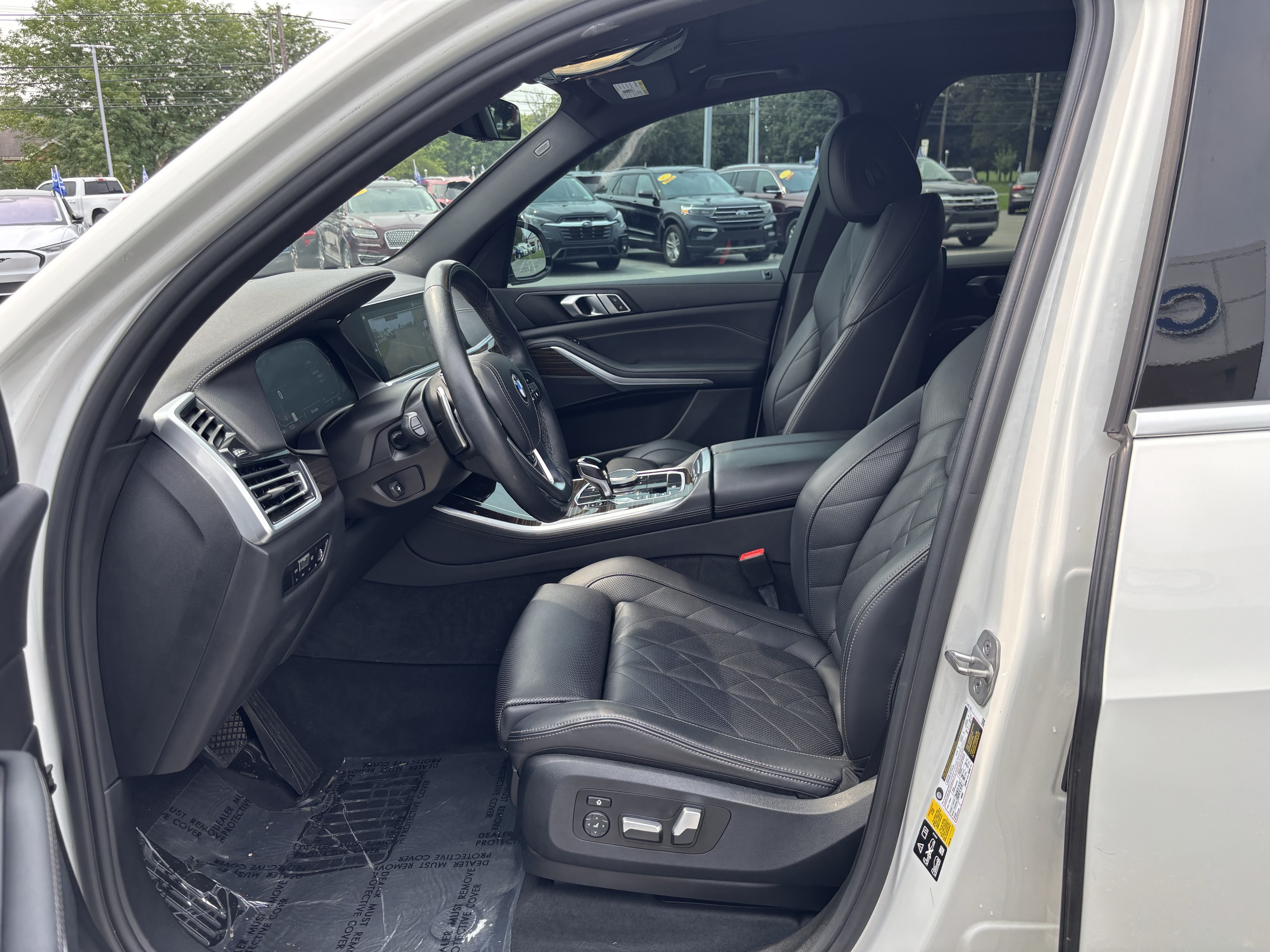 Used 2023 BMW X5 xDrive40i w/ Premium Package AWD/4WD image 12