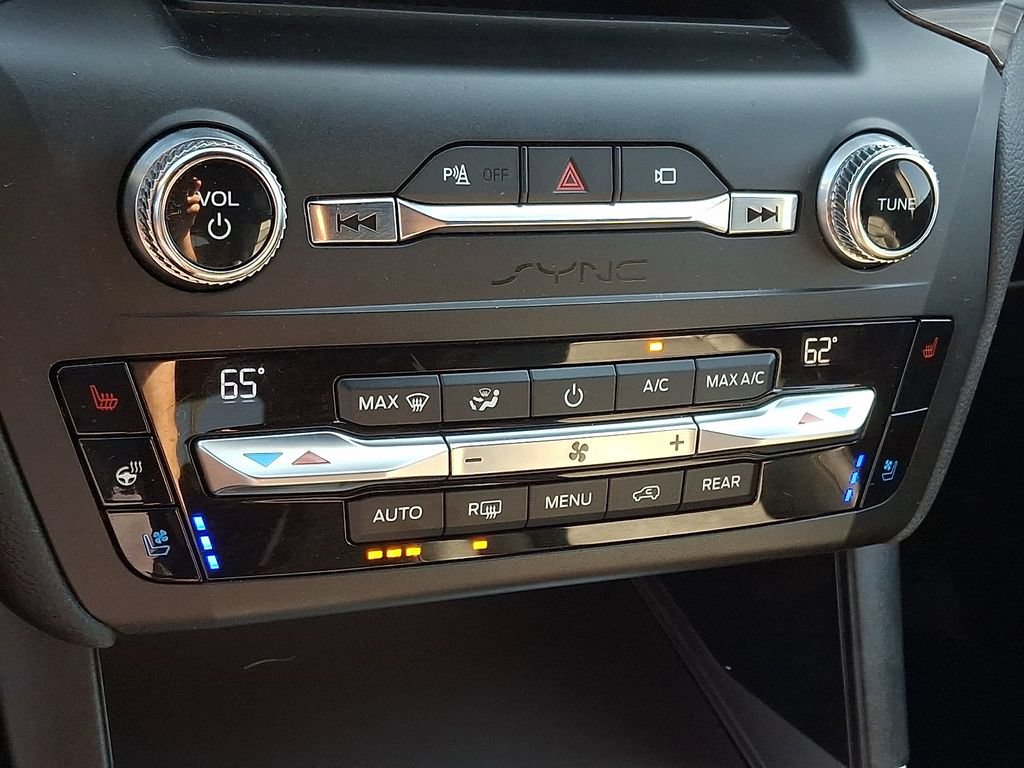 Certified 2020 Ford Explorer Limited AWD/4WD image 15