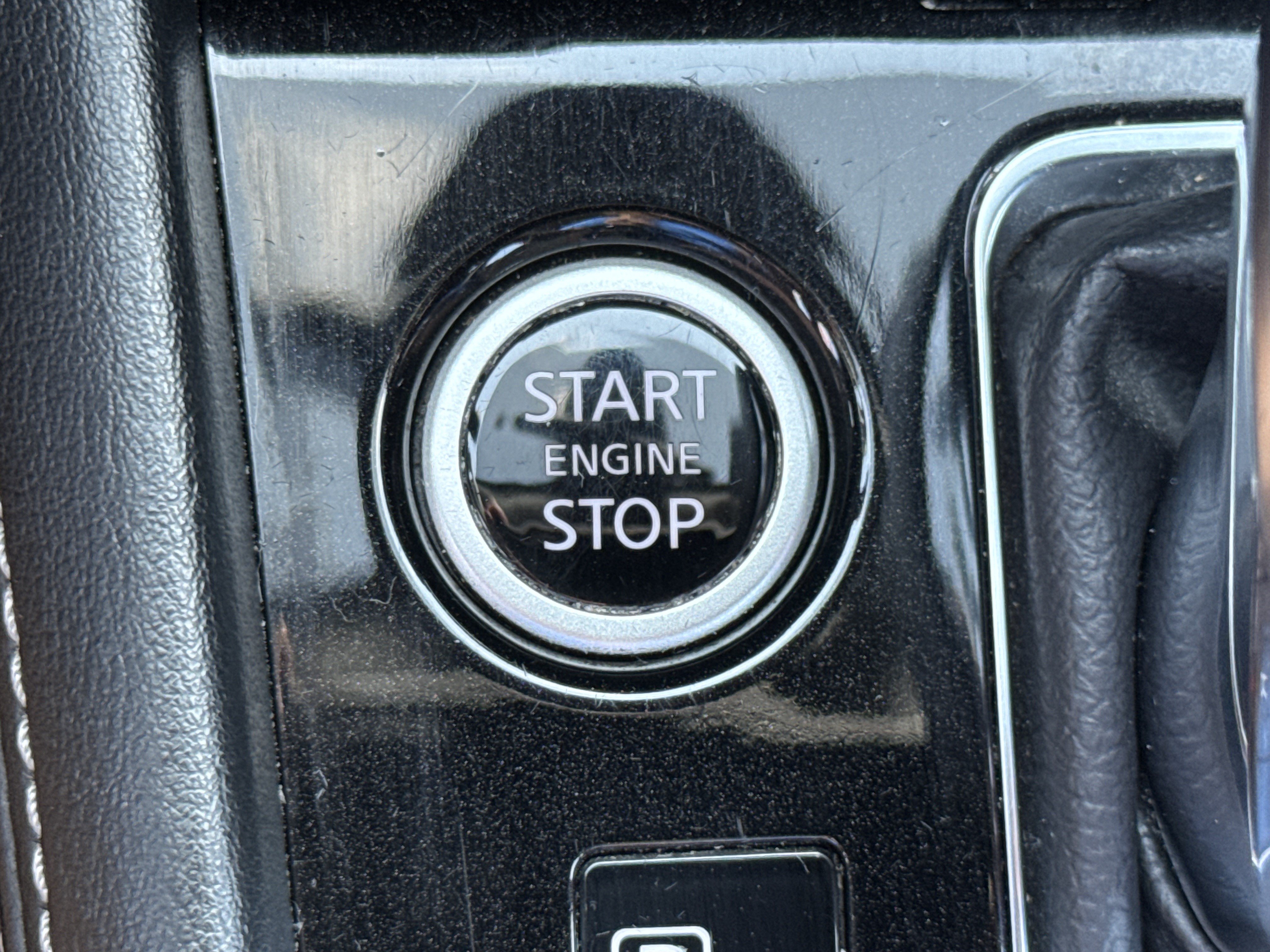 Used 2024 Nissan Kicks SR FWD image 24