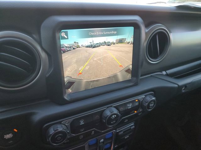 Used 2023 Jeep Gladiator Willys image 25