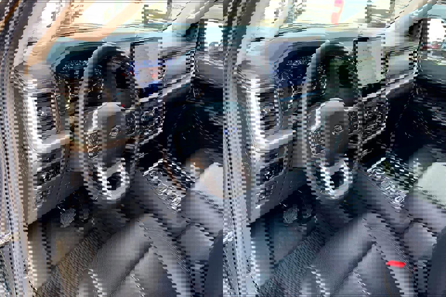 Certified 2023 Ford Expedition XLT image 18