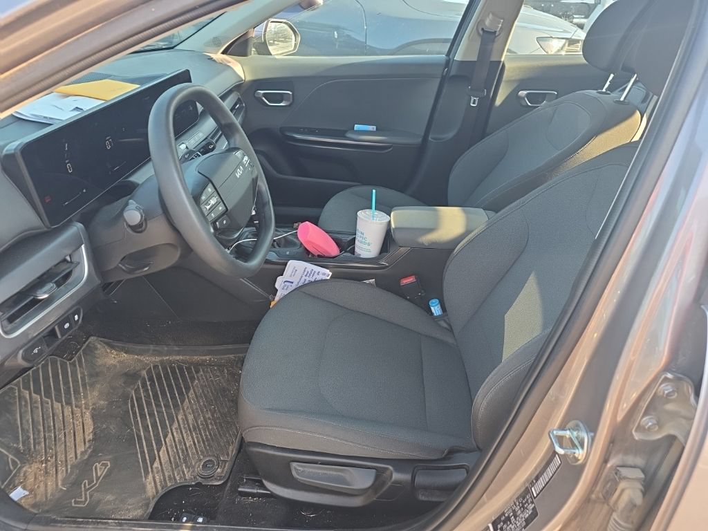 Used 2025 Kia K4 FWD image 10