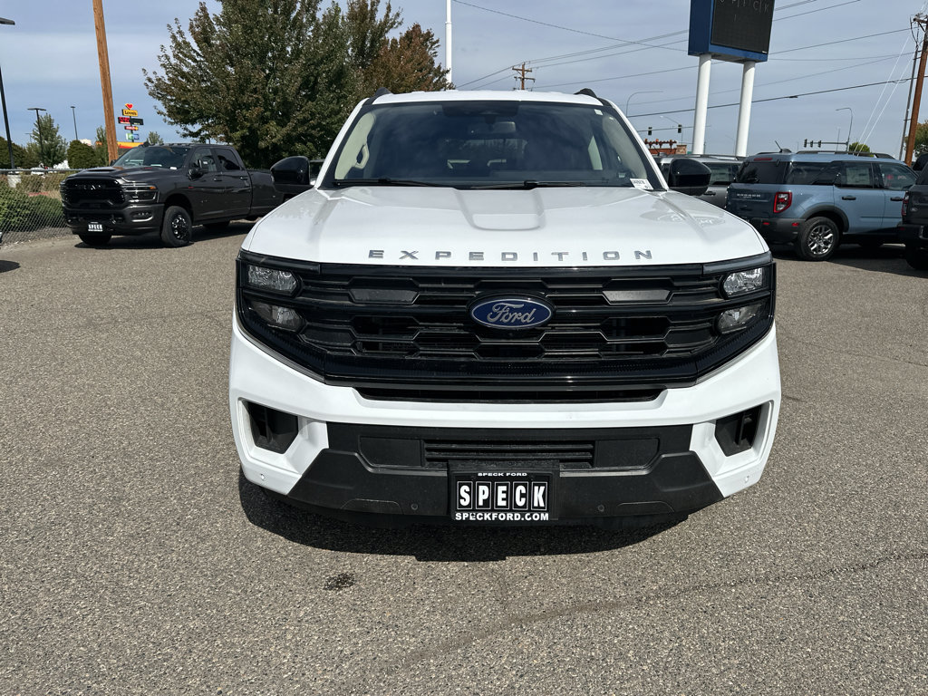Certified 2025 Ford Expedition Active AWD/4WD image 5