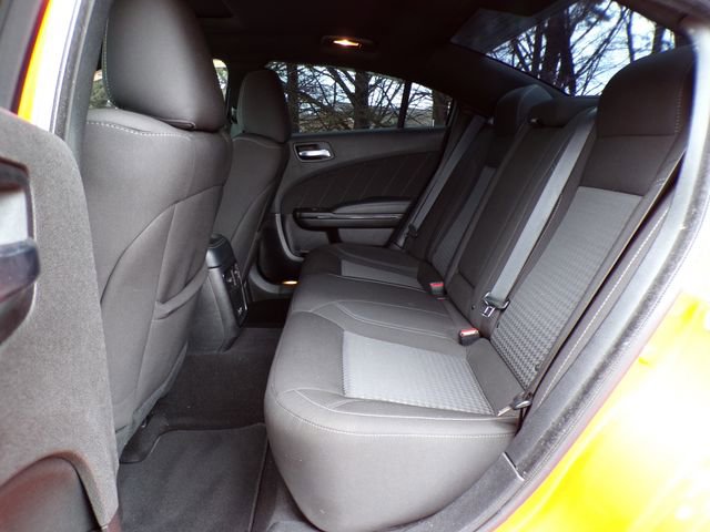 Used 2022 Dodge Charger SXT w/ Driver Convenience Group RWD image 8