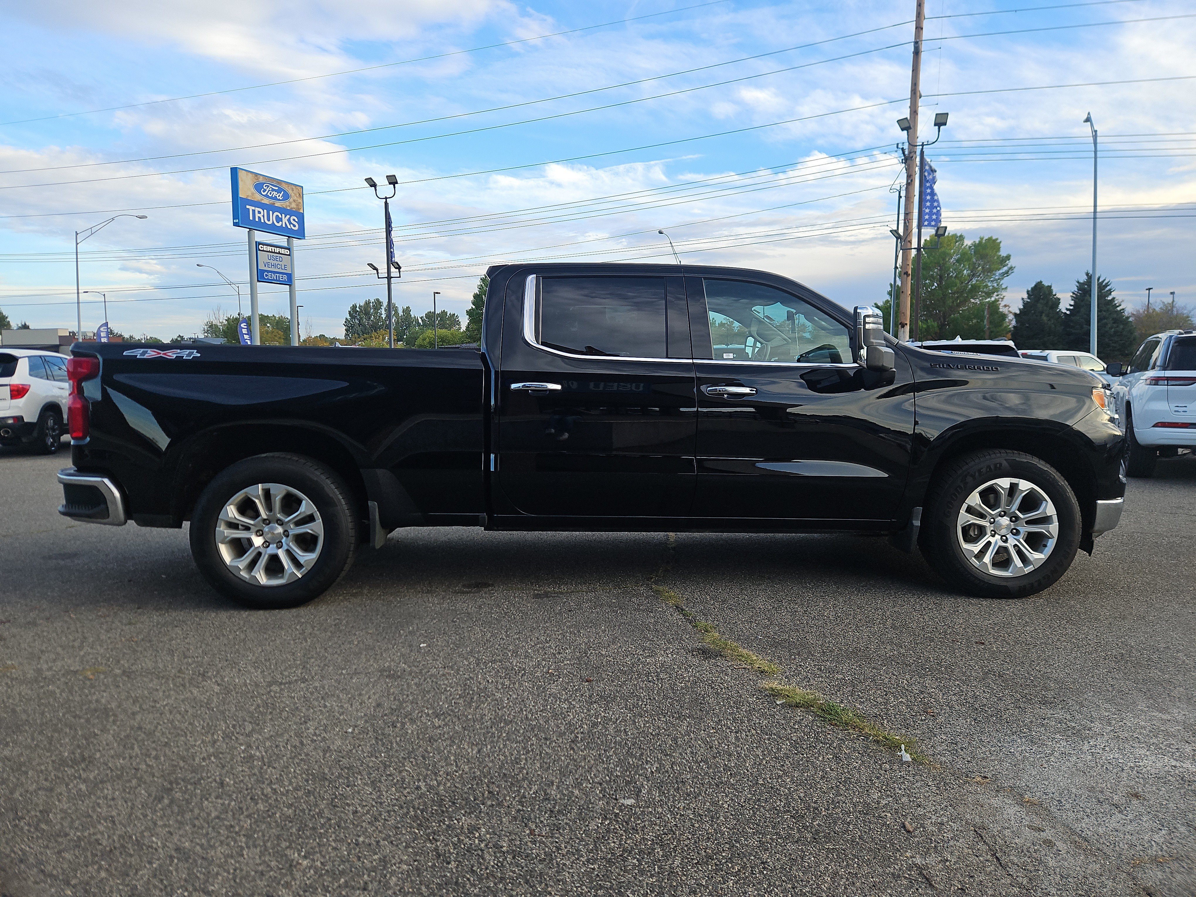 Used 2023 Chevrolet Silverado 1500 LTZ w/ Technology Package AWD/4WD image 6