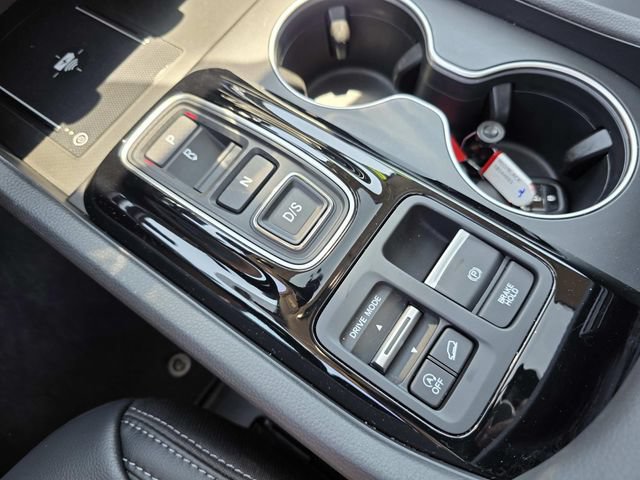 Used 2025 Honda Pilot Touring image 17