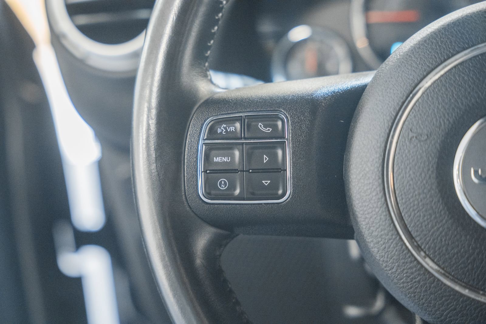 Used 2017 Jeep Wrangler Unlimited Rubicon w/ Connectivity Group image 38